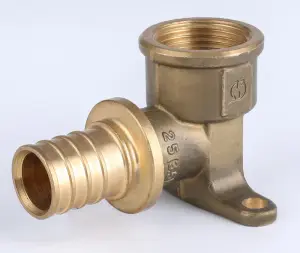 АКС. Уголок c креплением 16*1/2 F "VER-PRO" (140/5шт)